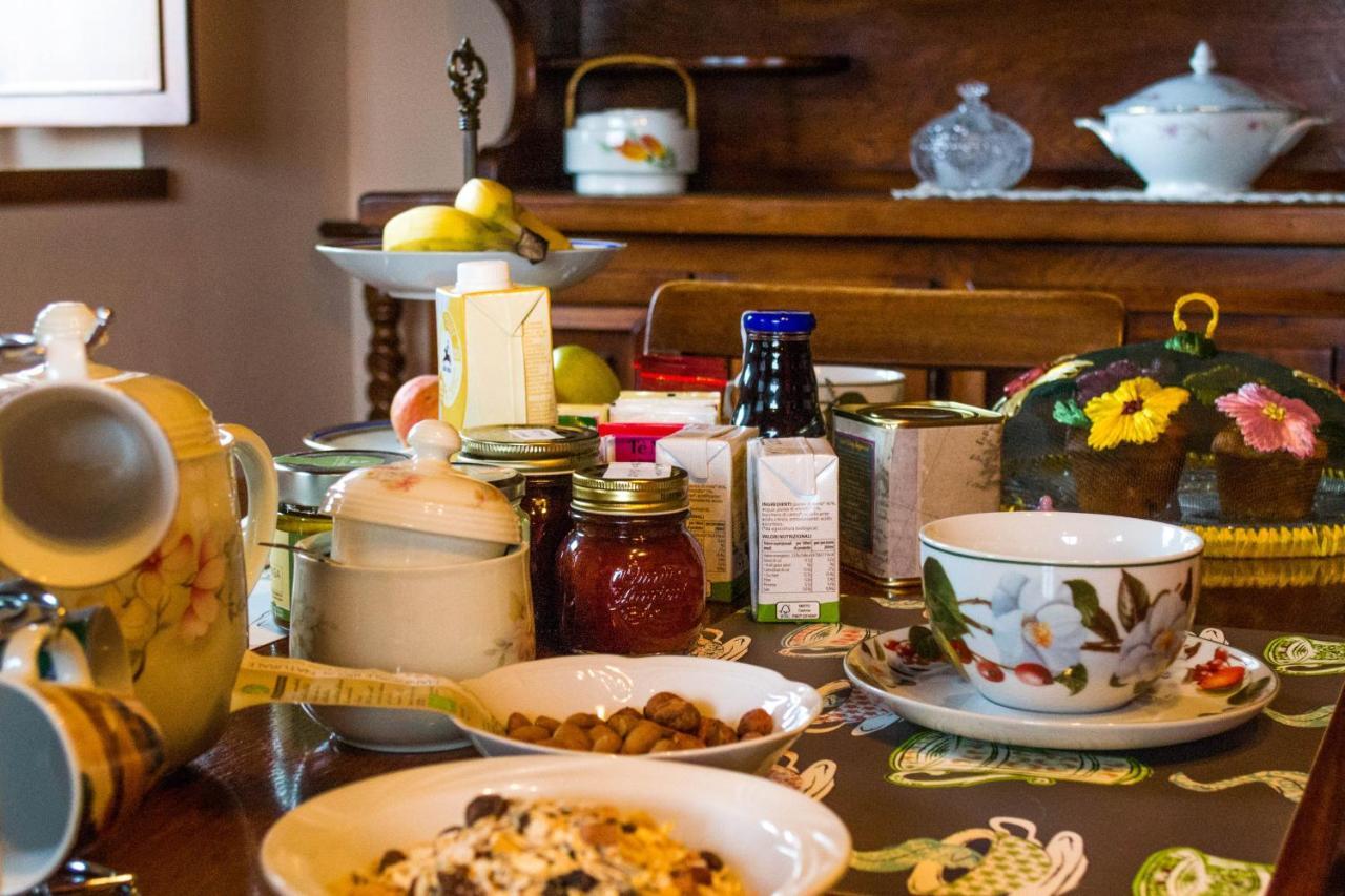 Antiche Vie B&B Serramazzoni Eksteriør bilde
